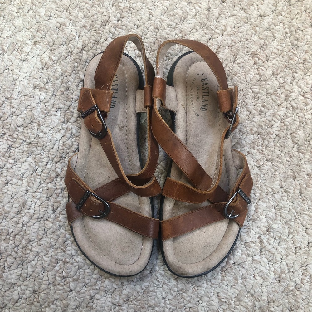 Women’s Eastland brown leather sandals. Size 8